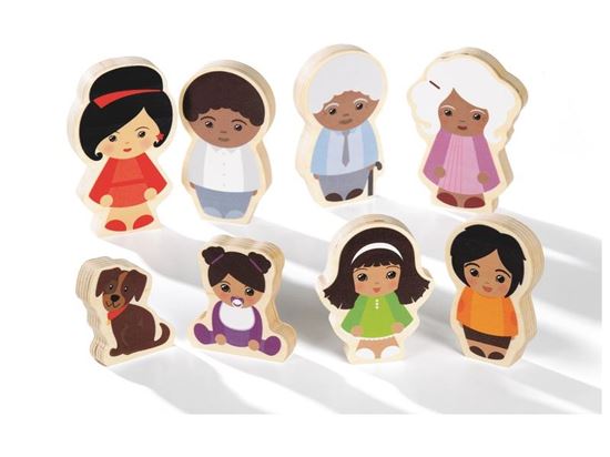 Image sur 49475171 FIGURINES EN BOIS La famille métisse