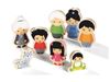 Image sur 49476171 FIGURINES EN BOIS La famille asiatique